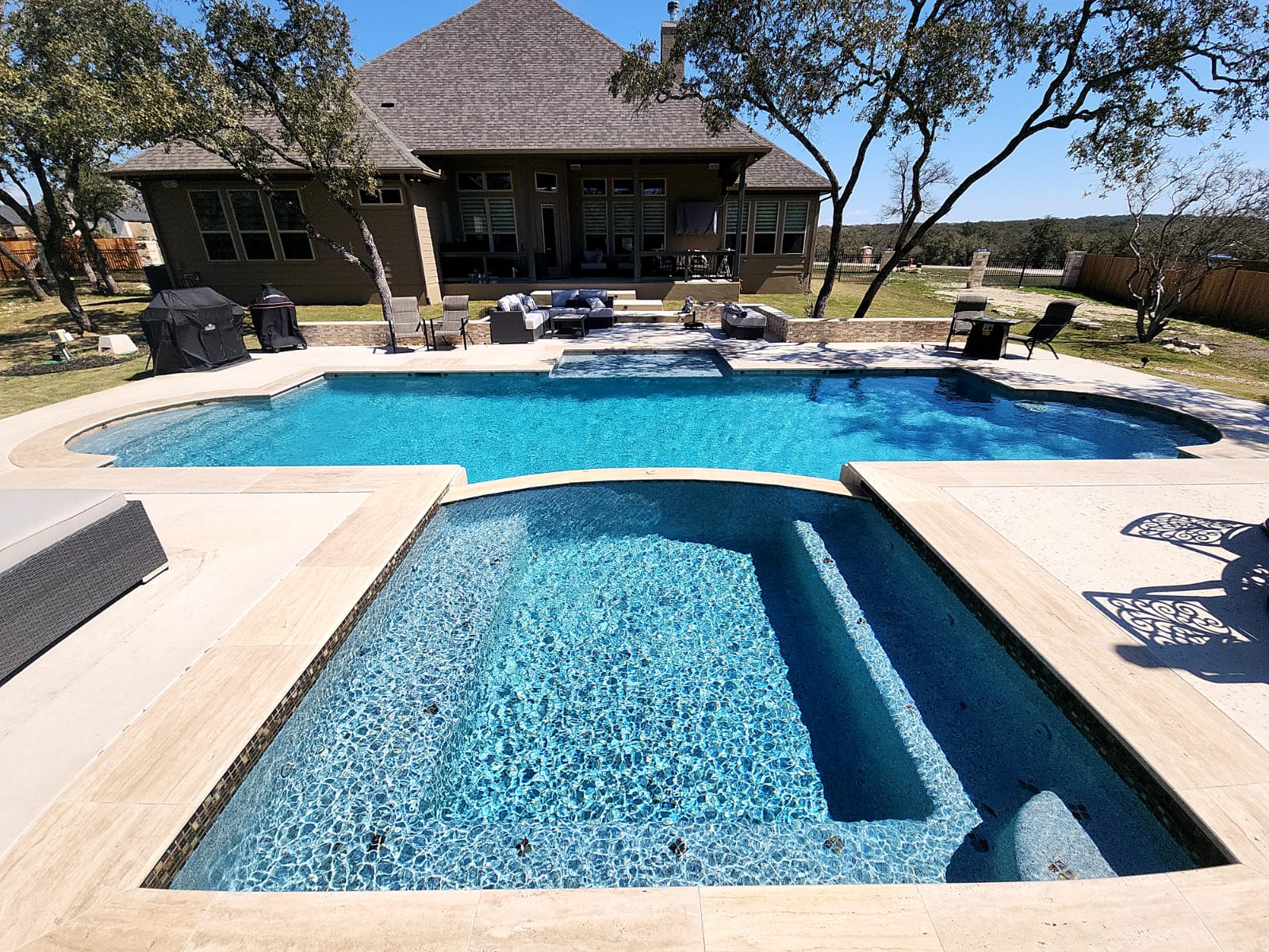 Jose's Pools - Backyard Paradise