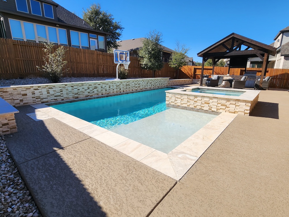 Beautiful custom pool by Jose's Pools
